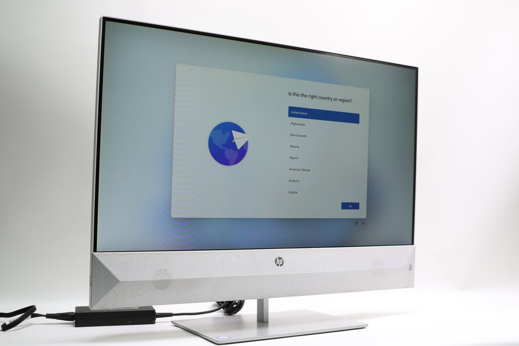 PICKUP ONLY! 27" HP Pavilion All-in-one 27-xa0014, i7-8700T, 12GB, 500GB, Touch