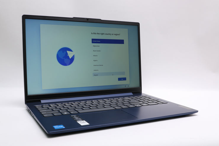 15" Lenovo Ideapad Slim 3, i3-N305, 8GB, 256GB, 100% Battery!
