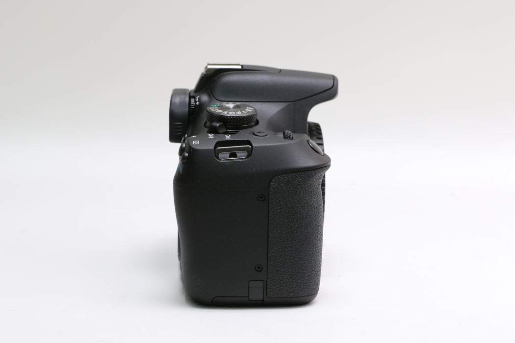 Canon EOS Rebel T7, Canon Zoom lens EF-S F/3.5-5.6 IS II