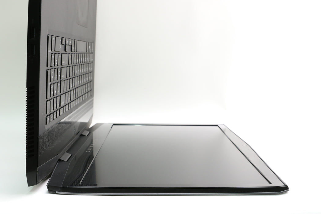 17.3" Alienware M17, i7-9750H, 16GB, 1TB HDD & 256GB SSD, RTX 2070 Max-Q