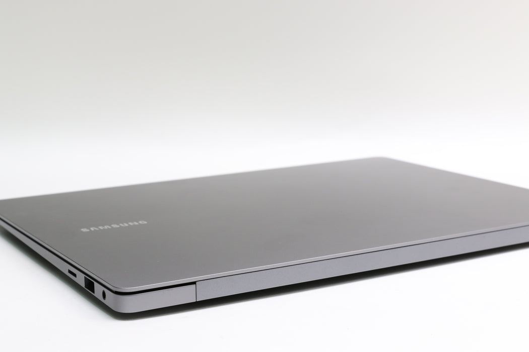 14" Samsung Galaxy Book5 Pro, Ultra 7 256V, 16GB, 512GB, 120Hz OLED Touchscreen!