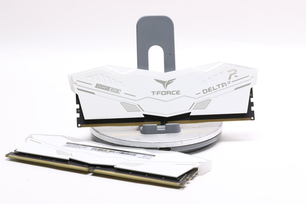 TEAMGROUP T-Force Delta RGB 32GB (2x16GB) DDR5 5600MHz DIMM