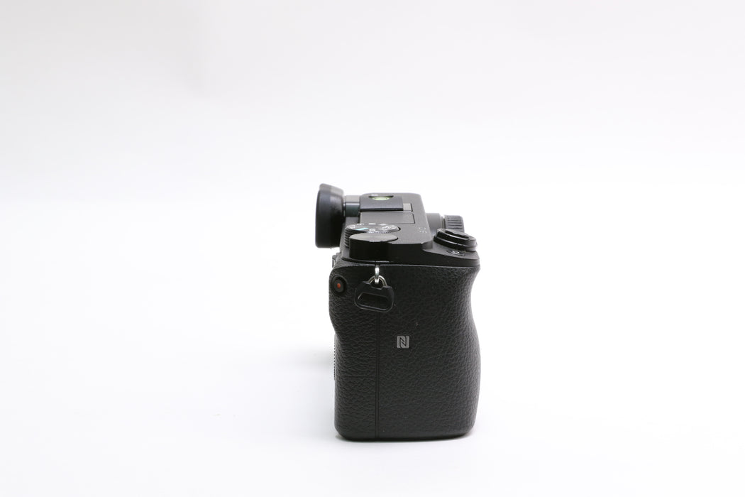 Sony Alpha a6400 Camera, Very Low Shutter Count of 1,437! — photo 3 of 8