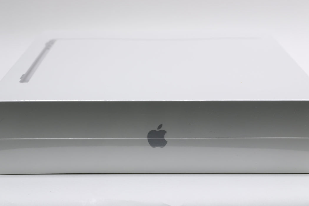 Brand New! 13.6" 2022 Macbook Air, MLXX3LL/A, Apple M2 3.49GHz, 8GB, 512GB SSD, 10C GPU