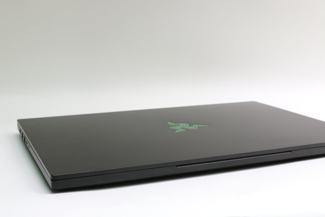 15.6" Razer Blade 15 Advanced Rz09-0409, i9-11900H, 32GB, 1TB, RTX 3080, Touch!
