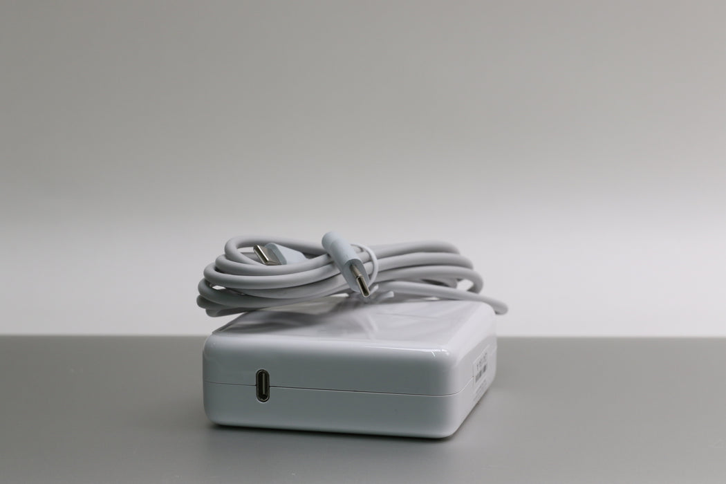 15" 2017, MacBook Pro, MPTU2LL/A, i7-7700HQ, 16GB, 256GB SSD, Radeon Pro 555