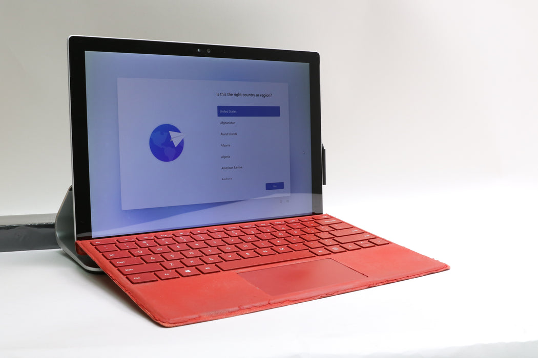 12" Microsoft Surface, i5-6300U, 8GB, 256GB SSD, Touchscreen