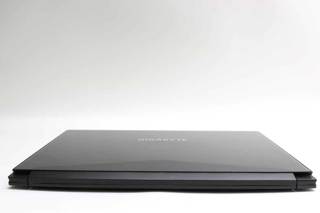 100%BATT 15.6" Gigabyte Aero 15, i7-8750H, 16GB, 512GB SSD, GTX 1070 Max-Q