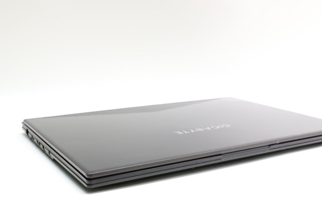 100%BATT 15.6" Gigabyte Aero 15, i7-8750H, 16GB, 512GB SSD, GTX 1070 Max-Q