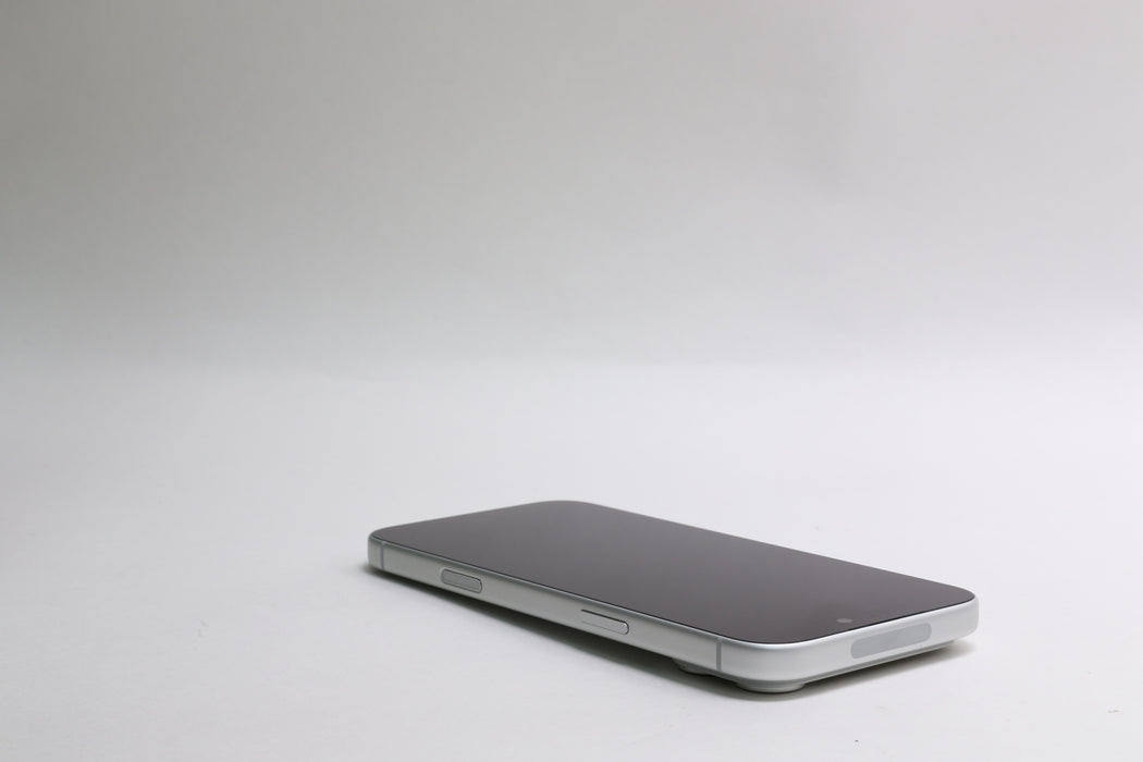 Apple iPhone 17 Pro Max, 1TB, Unlocked, Silver, NFXN4LL/A — photo 12 of 12