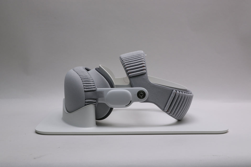 Open Box! Apple Vision Pro (M5) 256GB VR Headset, 21W, MFHE4AM/A — photo 3 of 7