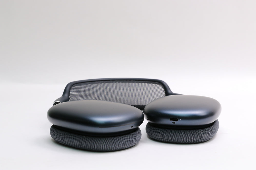 Apple AirPods Max, USB-C, Midnight, MWW43AM/A w/ Smart Case!