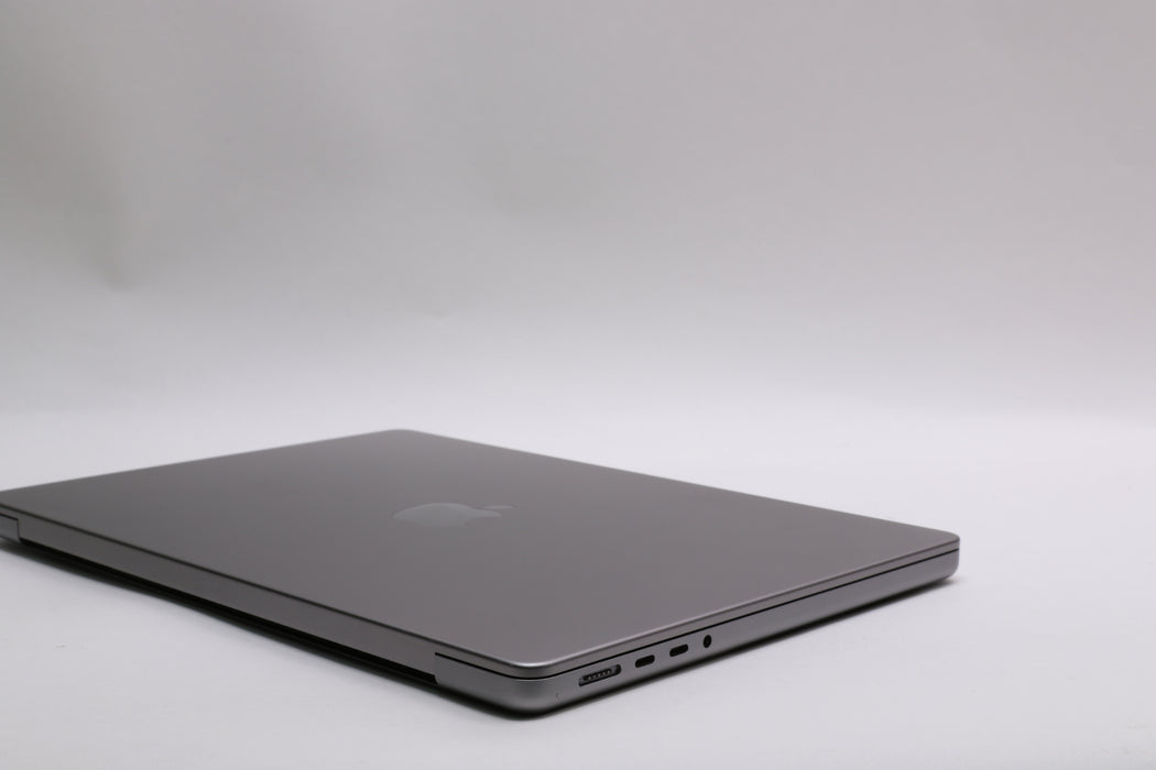 14" 2021, MacBook Pro, MKGP3LL/A, Apple M1 Pro, 16GB, 512GB SSD, 14C — photo 9 of 13