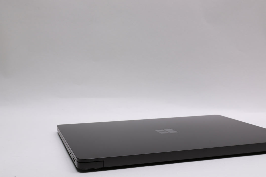 15" Microsoft Surface For Business 7th Edition, Ultra 7 268V, 32GB, 1TB SSD — photo 7 of 13