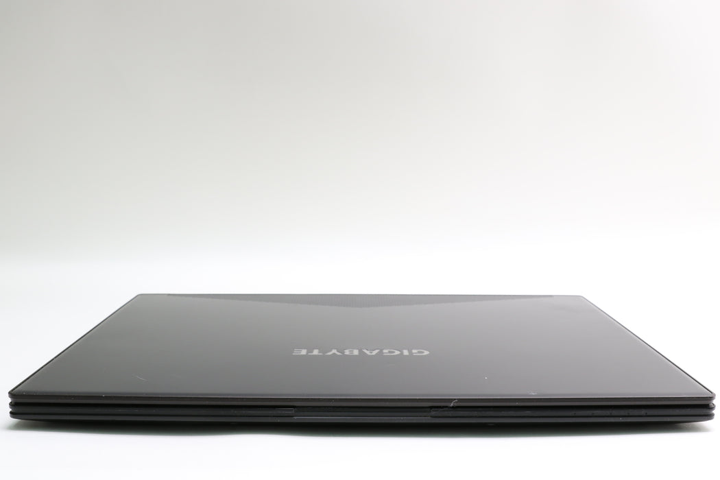 100%BATT 15.6" Gigabyte Aero 15, i7-8750H, 16GB, 512GB SSD, GTX 1070 Max-Q