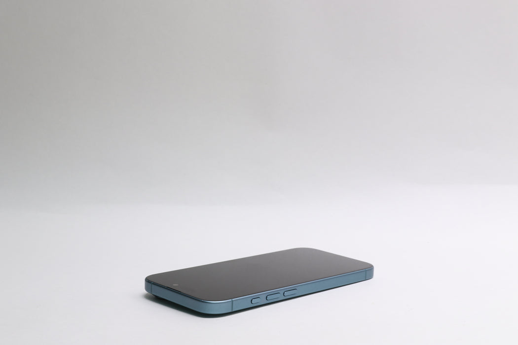 Apple iPhone 16, 256GB, Unlocked, Teal, MYD23LL/A — photo 6 of 13