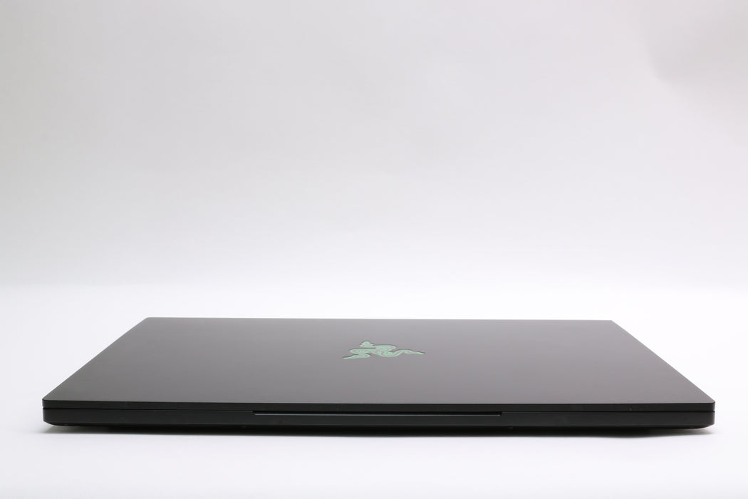 15" Razer Blade 15 Advanced Model (mid 2021), i7-11800H, 16GB, 1TB SDD, RTX 3070