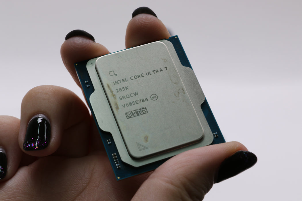 Intel Core Ultra 7 265K 20-Core 3.9GHz LGA1851 Processor — photo 3 of 3