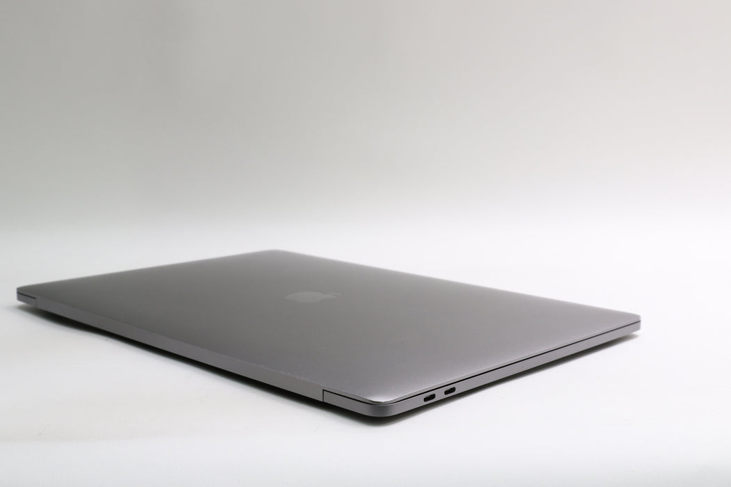 15" 2018, MacBook Pro, MR932LL/A, i7-8750H, 16GB, 256GB, Pro 555X, 100% Battery!