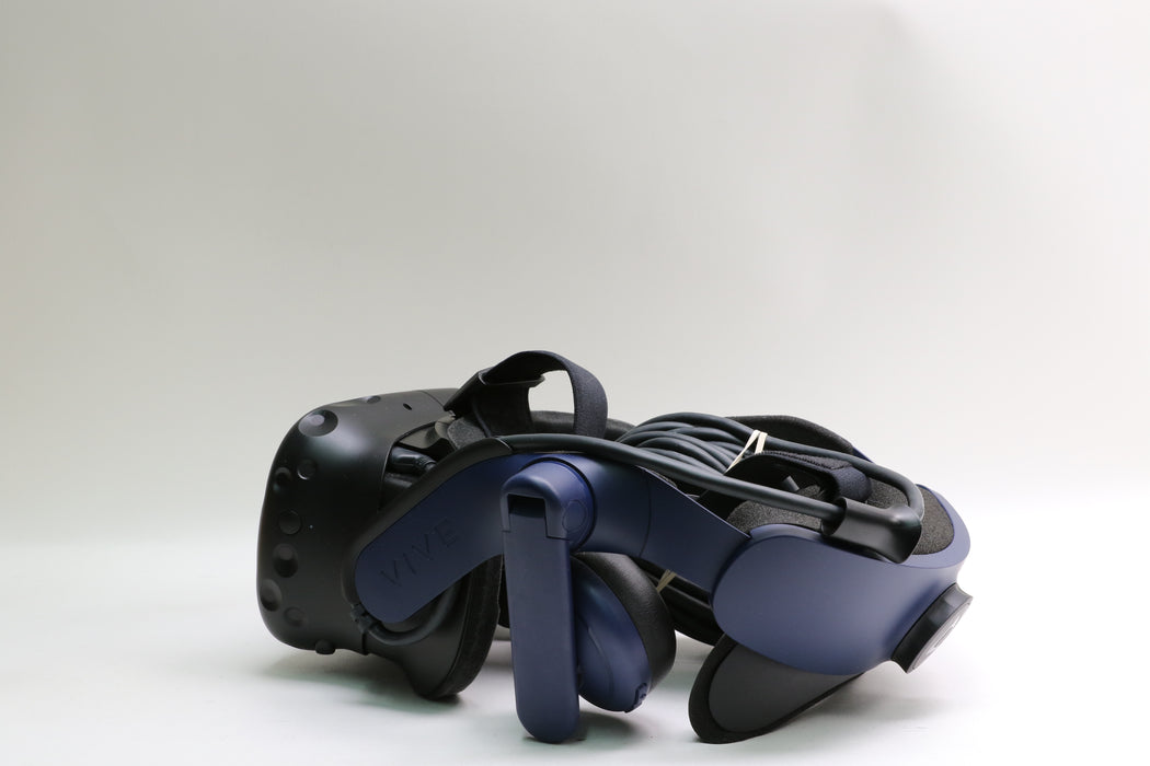 HTC Vive Pro 2 VR Headset w/ Controllers, 2x Base Station 2.0s, Link Box, Box!
