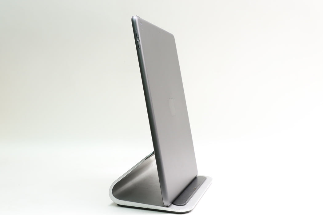 iPad 7th Gen, 128GB, Wi-Fi Only, Space Gray, MW772LL/A 10.2”
