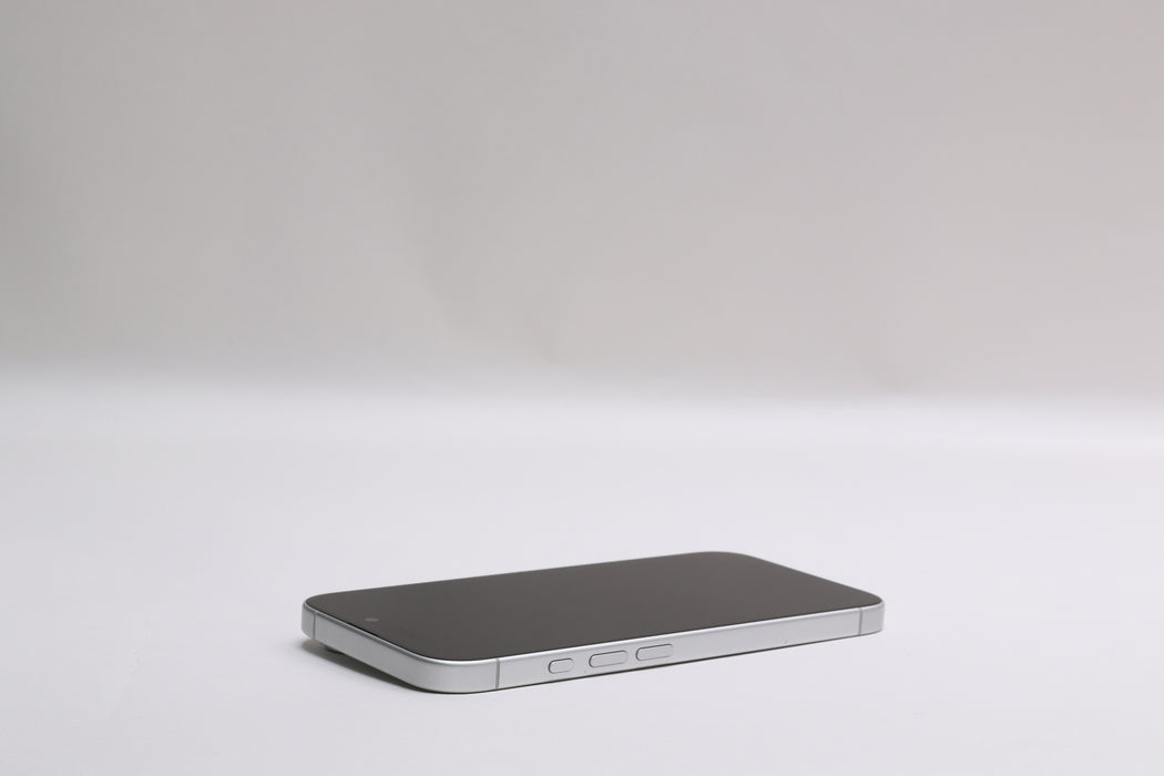 Apple iPhone 16, 128GB, Unlocked, White, MYAQ3LL/A — photo 6 of 13