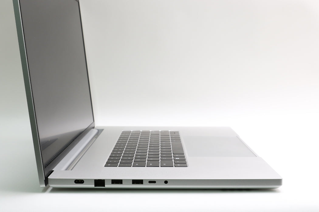 18" QHD+ Razer Blade 18 Rz09-0484, i9-13950HX, 32GB, 1TB SSD, RTX 4080