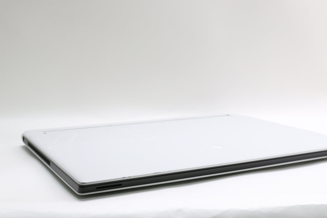 100%BATT 17" 4K! Alienware x17 R2, i7-12700H, 64GB, 2TB SSD, RTX 3070 Ti