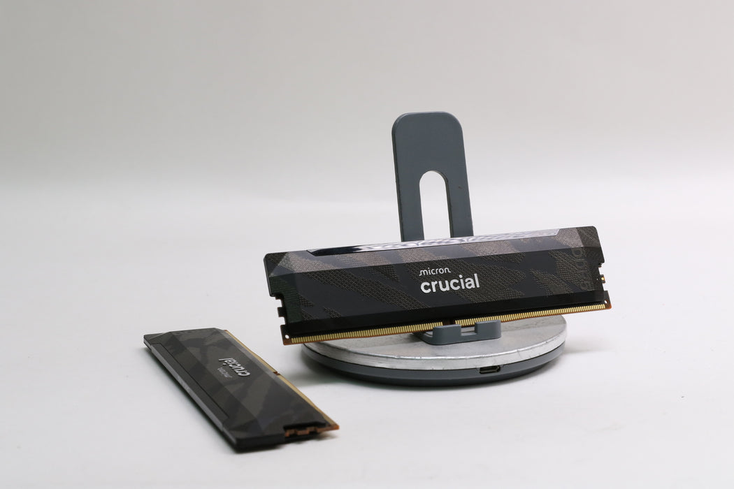 Micron Crucial Pro 32GB (2x16GB) 6400MHz DDR5 UDIMM Memory (CP16G64C32U5B.M8H4)