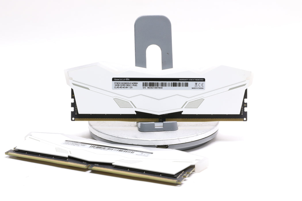 TEAMGROUP T-Force Delta RGB 32GB (2x16GB) DDR5 5600MHz DIMM