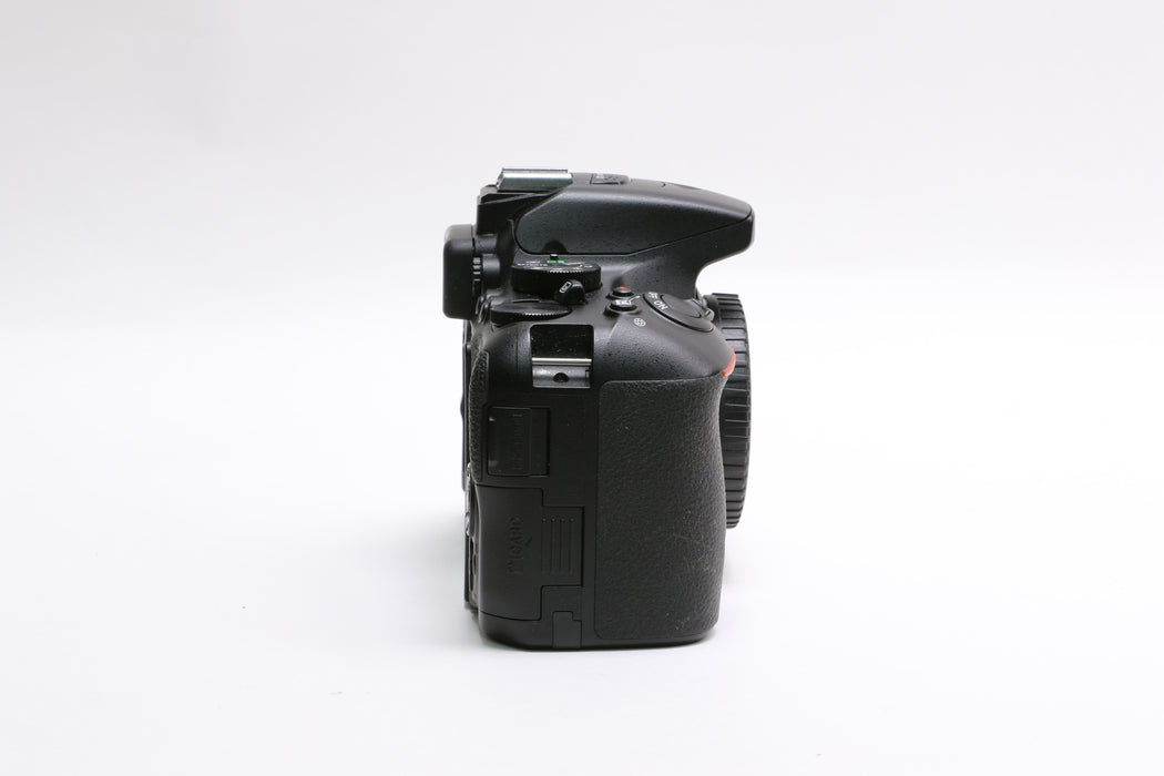 Nikon D5500 24.2MP Digital SLR Camera — photo 3 of 8