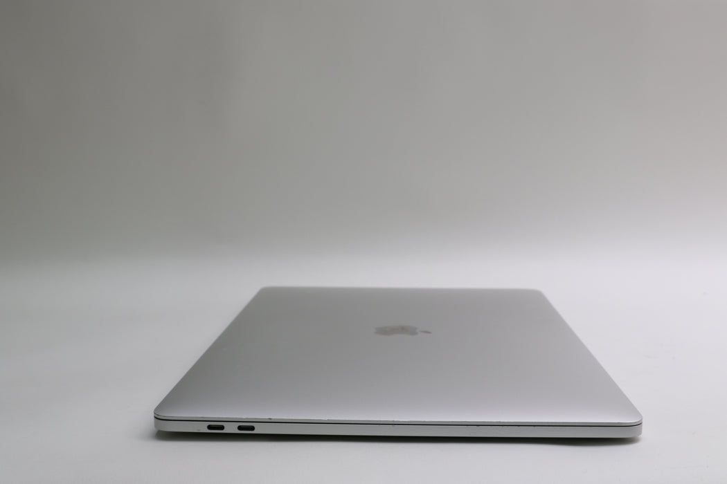 15" 2017, MacBook Pro, MPTU2LL/A, i7-7700HQ, 16GB, 256GB SSD, Radeon Pro 555