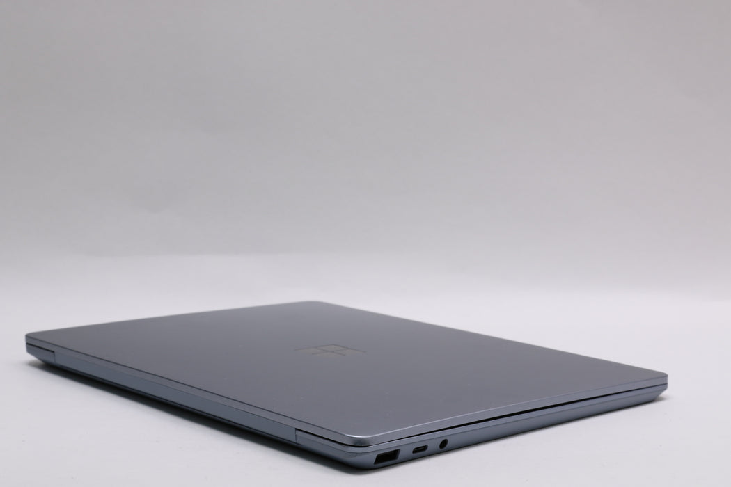 12" Microsoft Surface Go, i5-1035G1, 8GB, 256GB SSD, Touchscreen — photo 9 of 13
