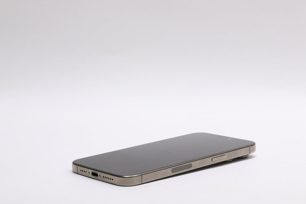 Apple iPhone 15 Pro Max, 256GB, Unlocked, Natural Titanium, MU683LL/A — photo 10 of 13