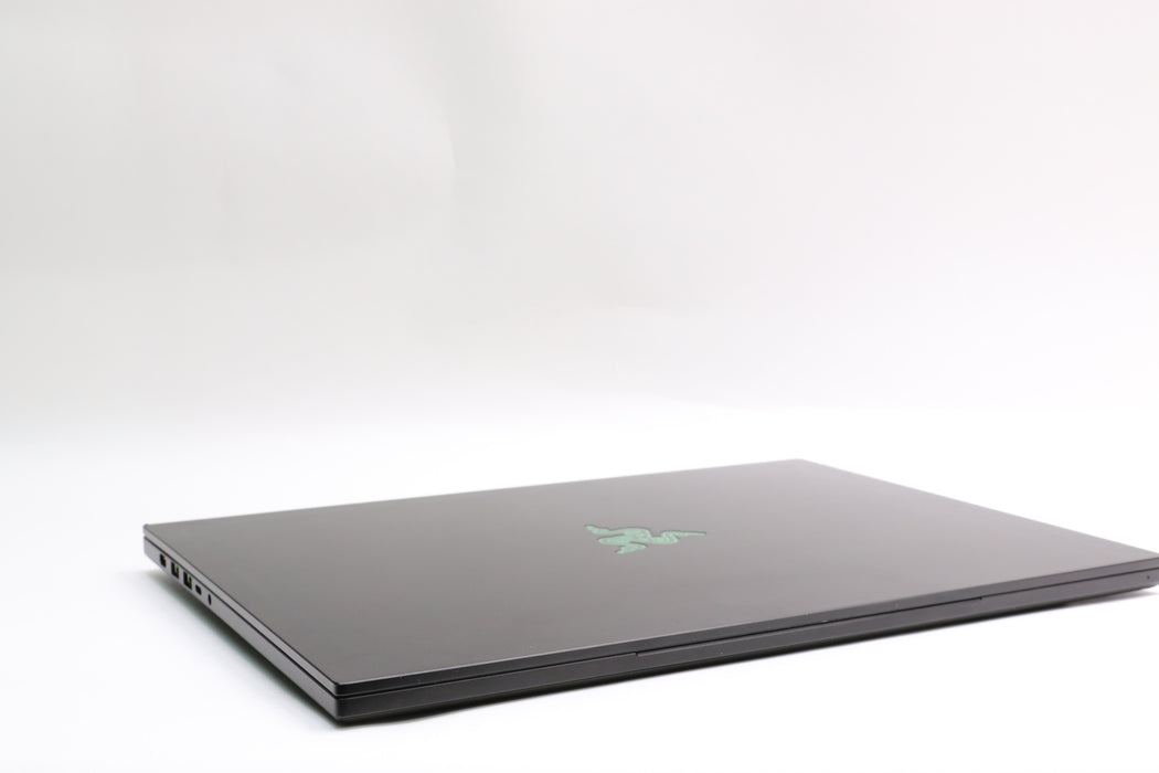 16" Razer Blade 16 RZ09-0528, Ryzen AI 9 365, 64GB, 2TB SSD, RTX 5080