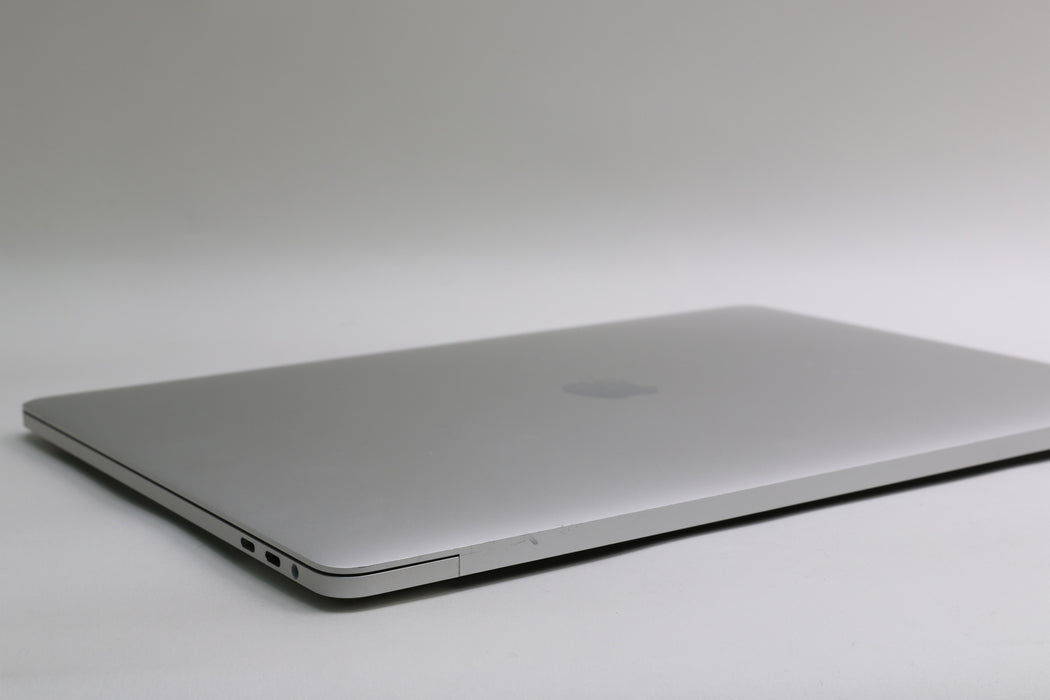 15" 2017, MacBook Pro, MPTU2LL/A, i7-7700HQ, 16GB, 256GB, Radeon Pro 555