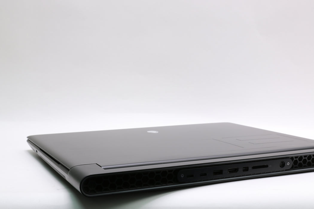 18" QHD+ Alienware m18 R2, i9-14900HX, 32GB, 1TB SSD, RTX 4070, 100% Battery! — photo 7 of 13
