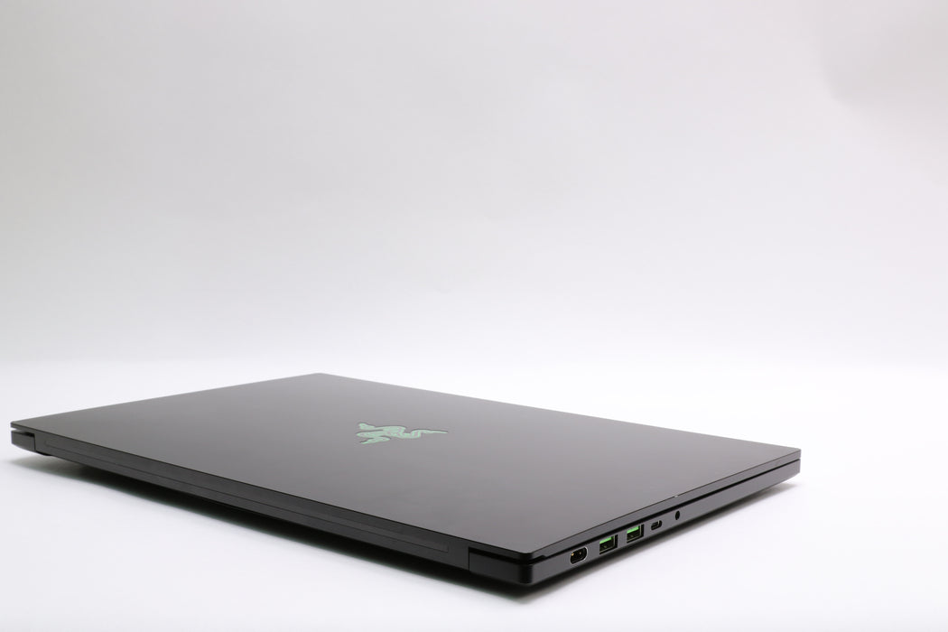 15" Razer Blade 15 Advanced Model (mid 2021), i7-11800H, 16GB, 1TB SDD, RTX 3070