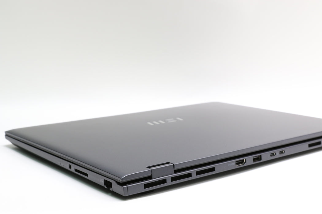 100%BATT 16" UHD+ MSI, Ultra 9 288V, 32GB, 2TB SSD