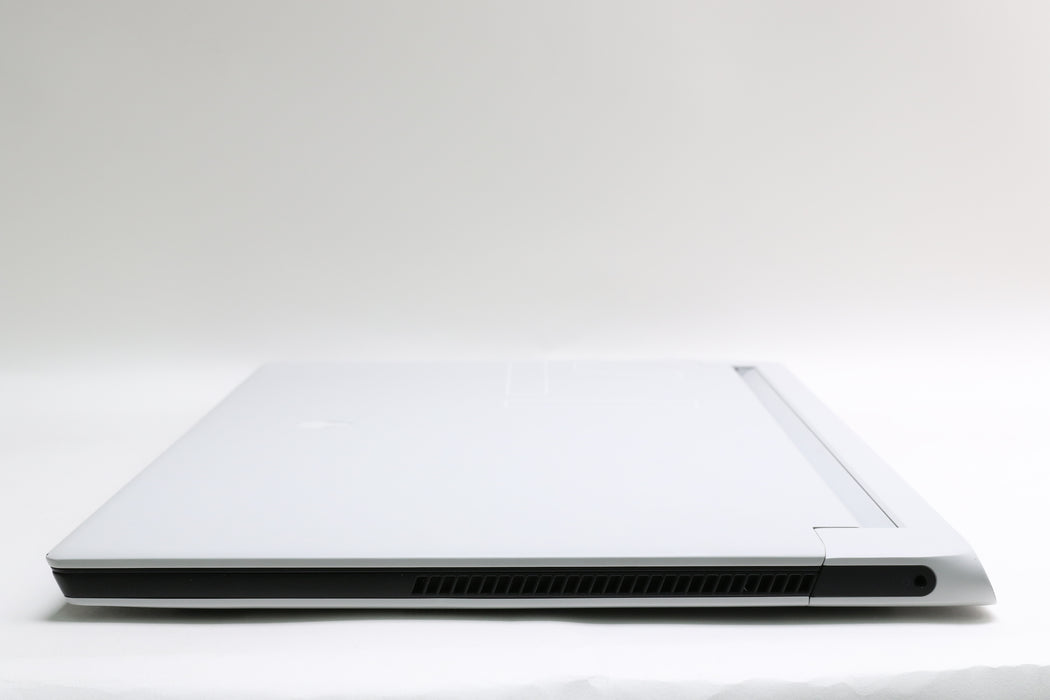 100%BATT 17" 4K! Alienware x17 R2, i7-12700H, 64GB, 2TB SSD, RTX 3070 Ti
