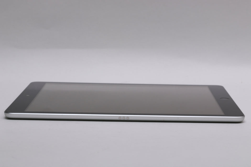 10.9" Apple iPad 10.2" 9th Gen, 256GB, Wi-Fi Only, Silver, MK2P3LL/A — photo 7 of 8