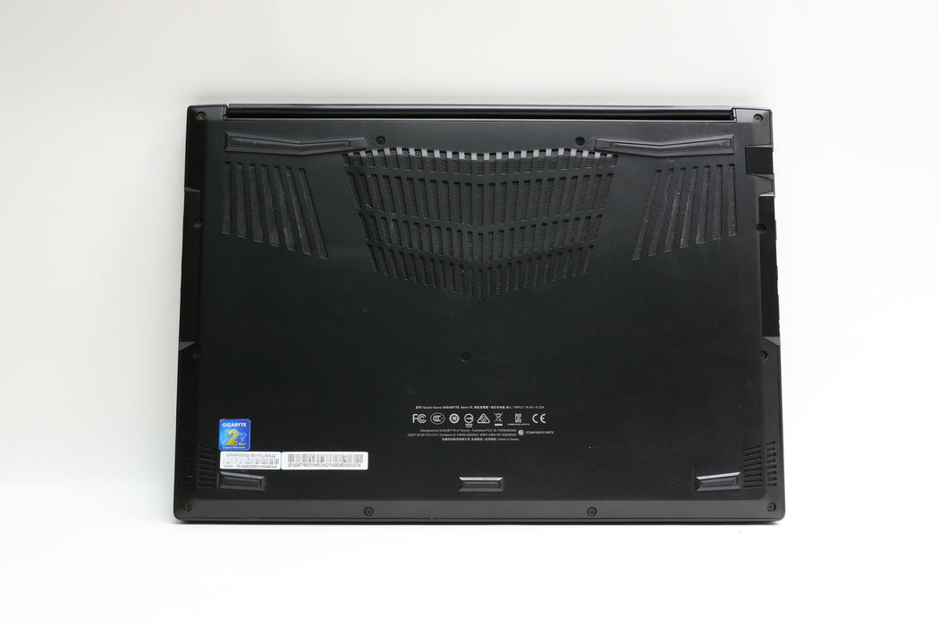 100%BATT 15.6" Gigabyte Aero 15, i7-8750H, 16GB, 512GB SSD, GTX 1070 Max-Q