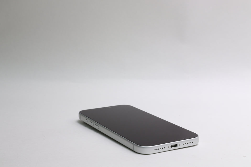 Apple iPhone 17 Pro Max, 1TB, Unlocked, Silver, NFXN4LL/A — photo 8 of 12
