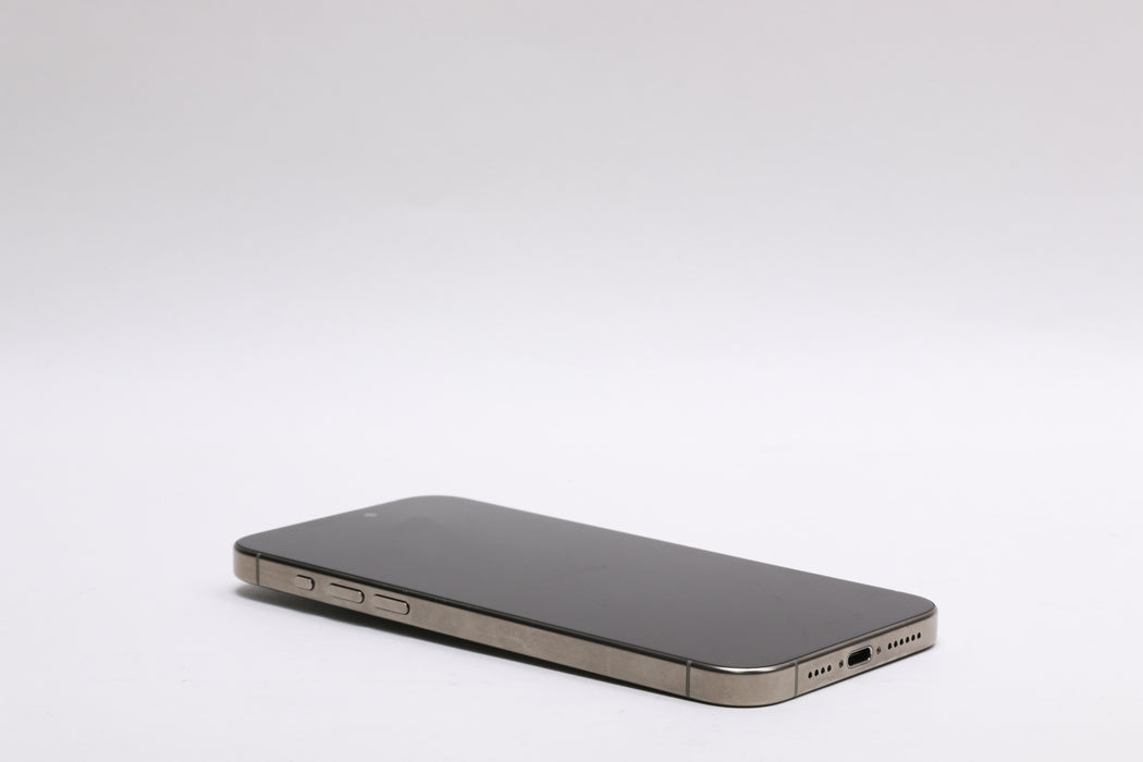 Apple iPhone 15 Pro Max, 256GB, Unlocked, Natural Titanium, MU683LL/A — photo 8 of 13