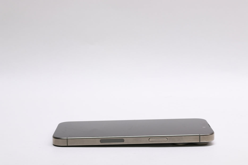 Apple iPhone 15 Pro Max, 256GB, Unlocked, Natural Titanium, MU683LL/A — photo 11 of 13