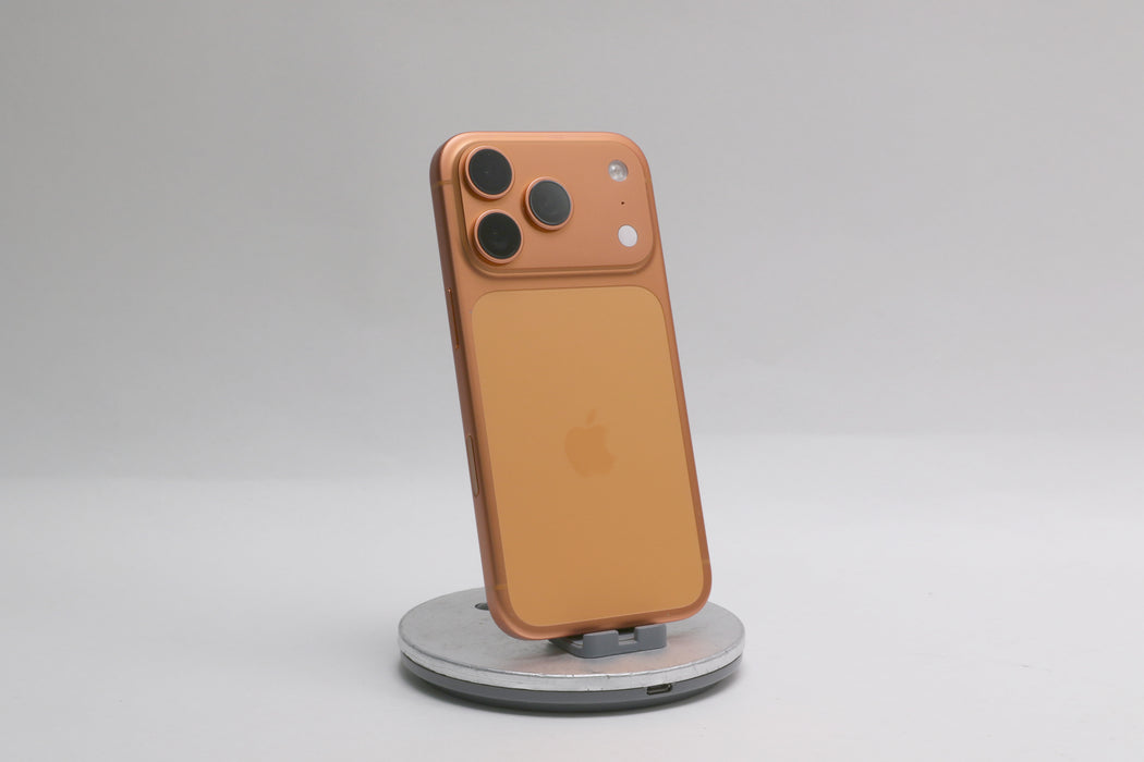 Apple iPhone 17 Pro, 256GB, Unlocked, Cosmic Orange, NG7L4LL/A — photo 4 of 13