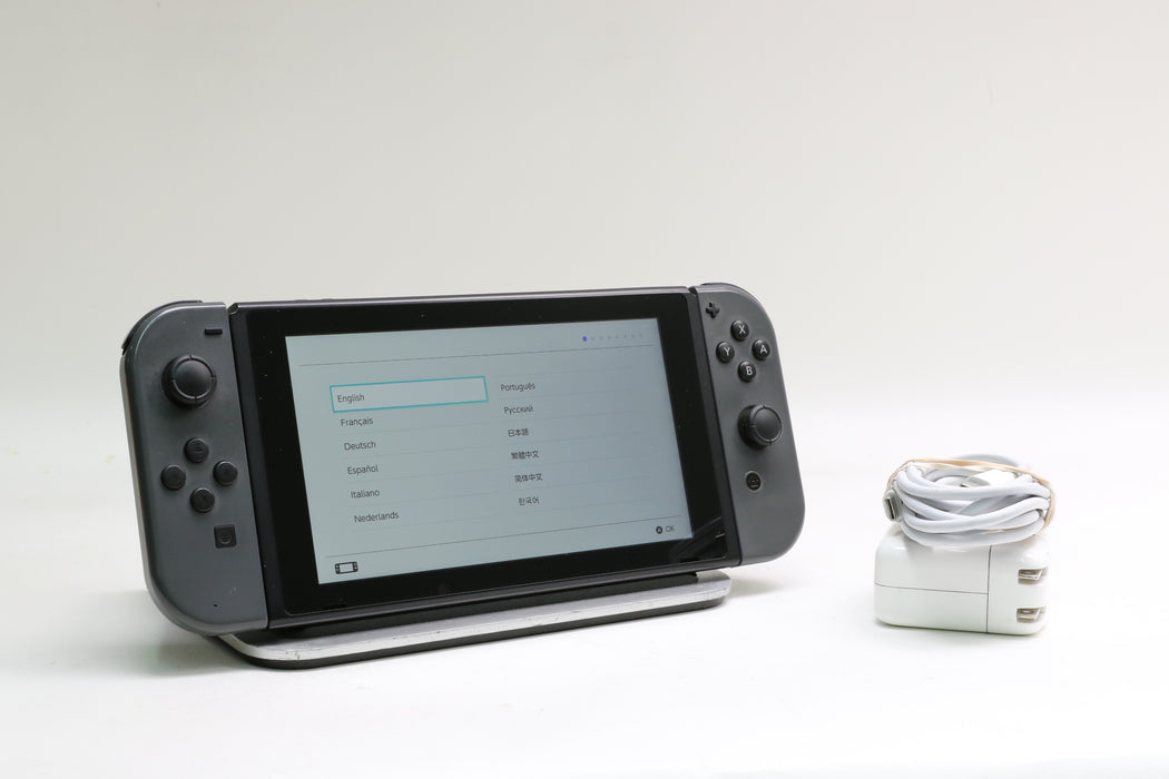 Nintendo Switch, HAC-001, 32GB w/ Gray Joy-Cons