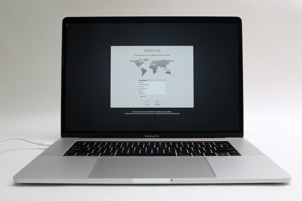 15" 2017, MacBook Pro, MPTU2LL/A, i7-7700HQ, 16GB, 256GB, Radeon Pro 555