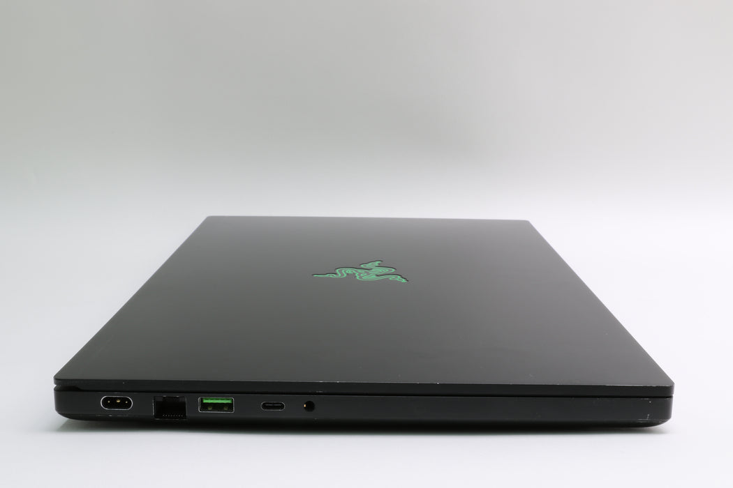 15.6" Razer Blade 15 Mid 2021 Rz09-0410, i7-11800H 2.30GHz, 16GB, 512GB, 3060