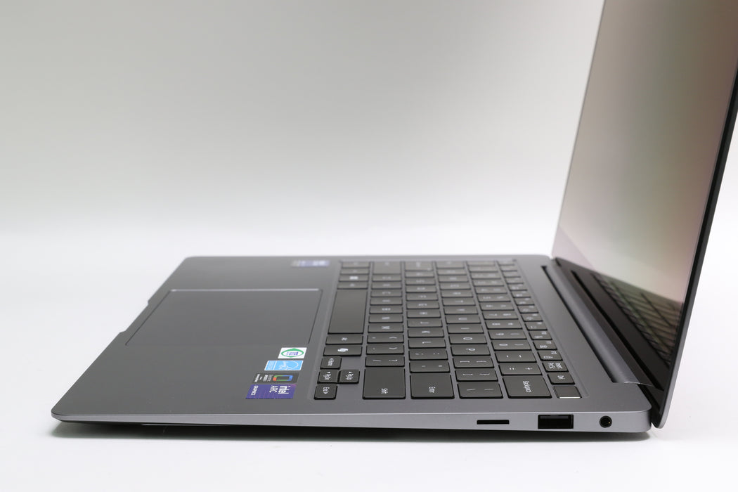 14" Samsung Galaxy Book5 Pro, Ultra 7 256V, 16GB, 512GB, 120Hz OLED Touchscreen!